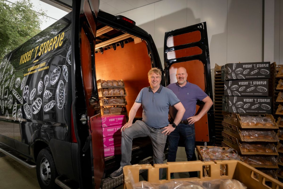 Bij <kleur>Bakkerij Visser ’t Stoepje</kleur> komen oud en nieuw samen